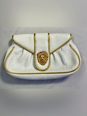 RARE Vintage White Dooney & Bourke Hayden Clutch Purse Pebbled Leather Gold Lion